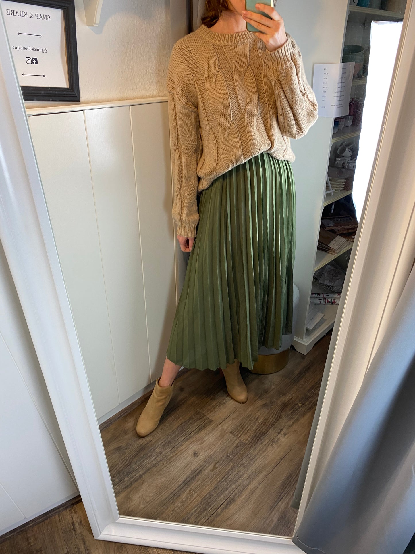 Pullover in vers Farben