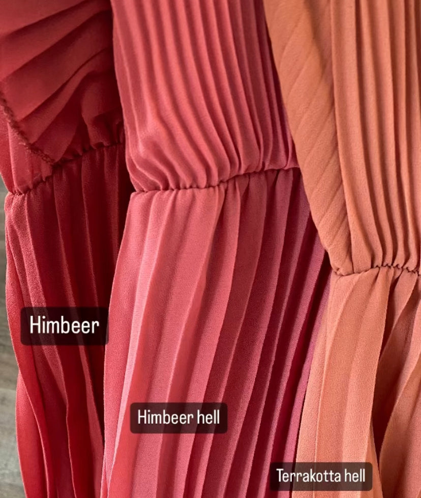 Plissiertes Kleid in vers. Farben