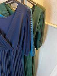 Plisseekleid mit 3/4 Arm, blau - Gluecksboutique®