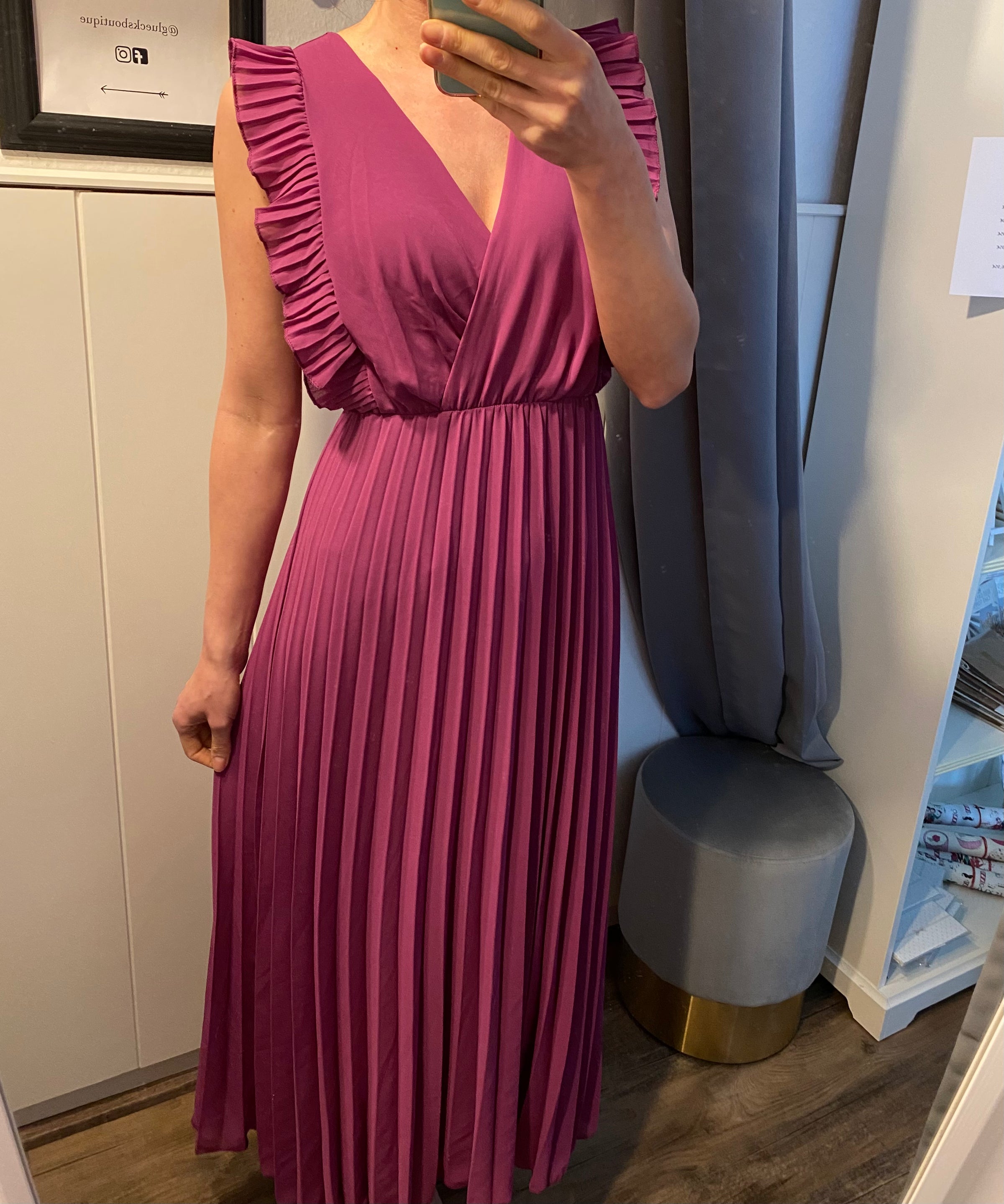mauve Plisseekleid Glücksboutique
