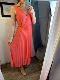 coral Plissee Kleid - Gluecksboutique