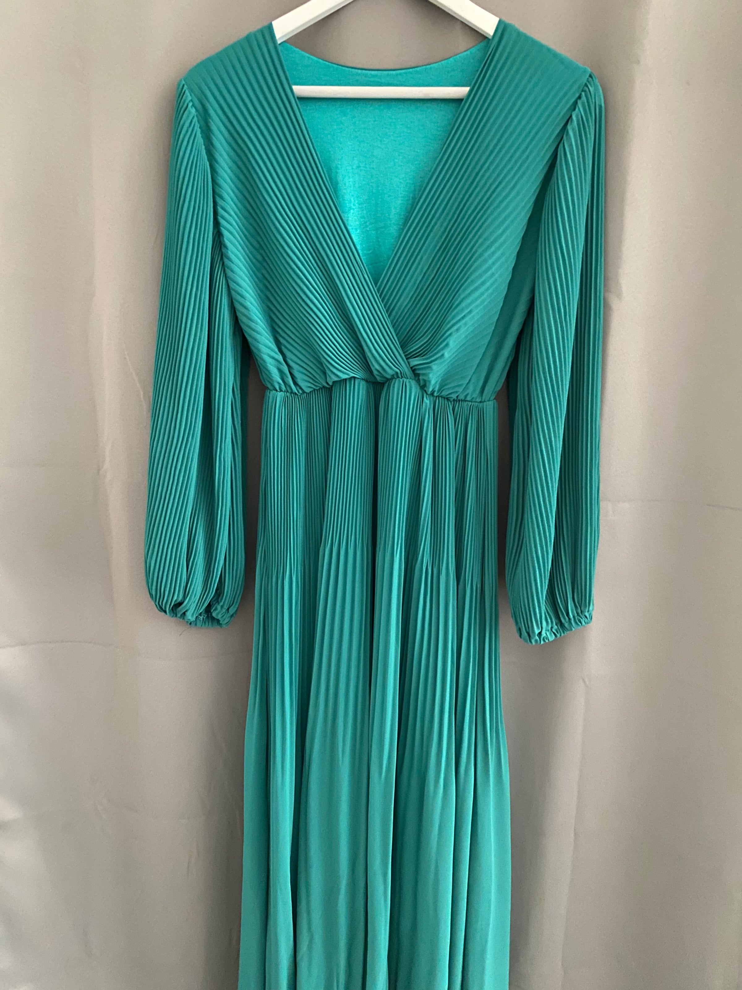 Plisseekleid langarm, in vers. Farben - Gluecksboutique®