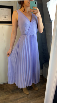 flieder Plissee Kleid - Gluecksboutique