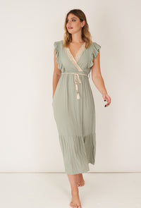 Kleid in Wickeloptik mit Spitze