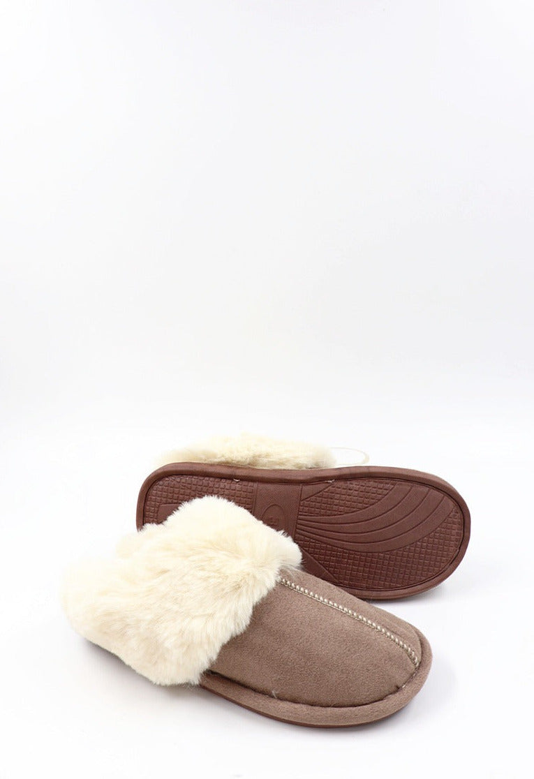 gefütterte Hausschuhe