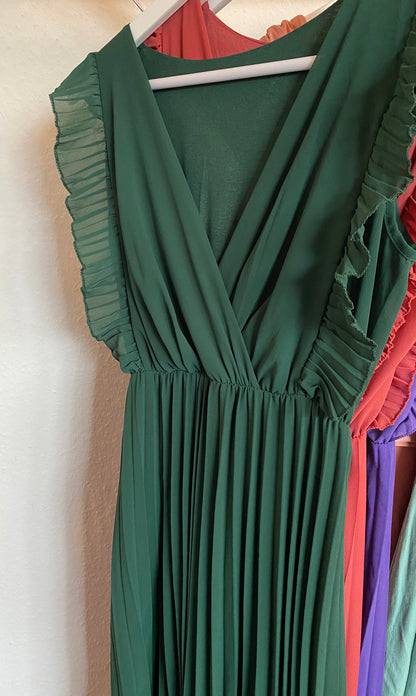 Plissiertes Kleid mit Rüschen in vers. Farben