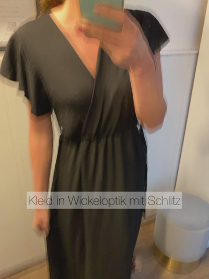 Kleid in Wickeloptik mit Schlitz