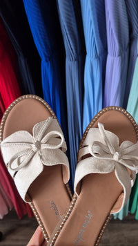 Sandalen Slipper beige