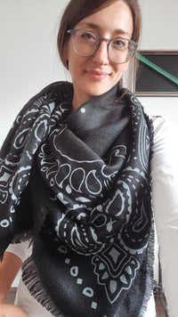 Bandana-Tuch mit Paisley-Muster in Schwarz