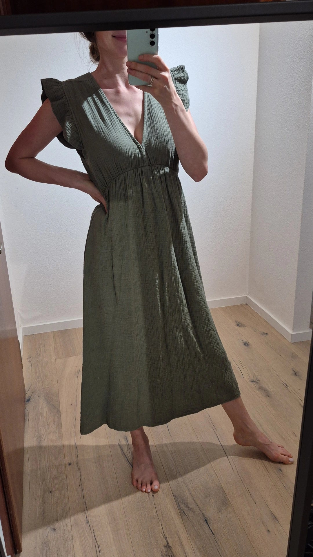 Kleid mit Rüschen, vers. Farben