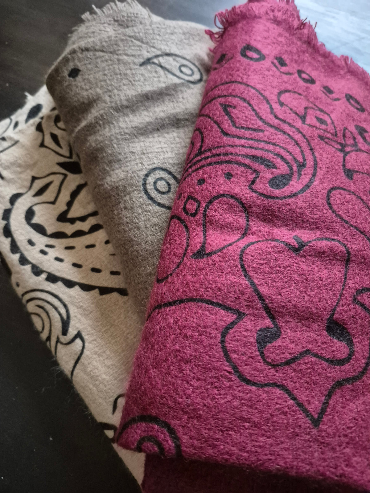Großes Bandana-Tuch „Burgunder“ – 135 × 135 cm | Paisley Print