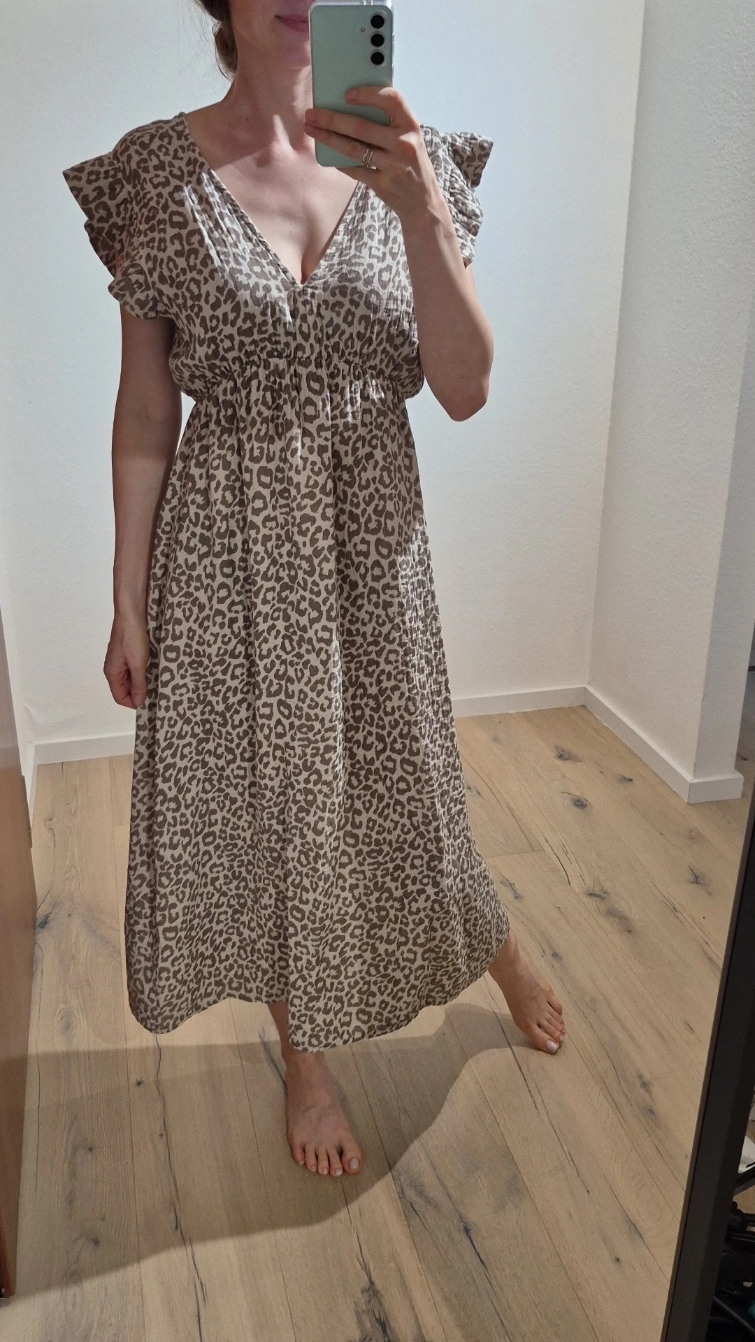 Kleid mit Rüschen, vers. Farben