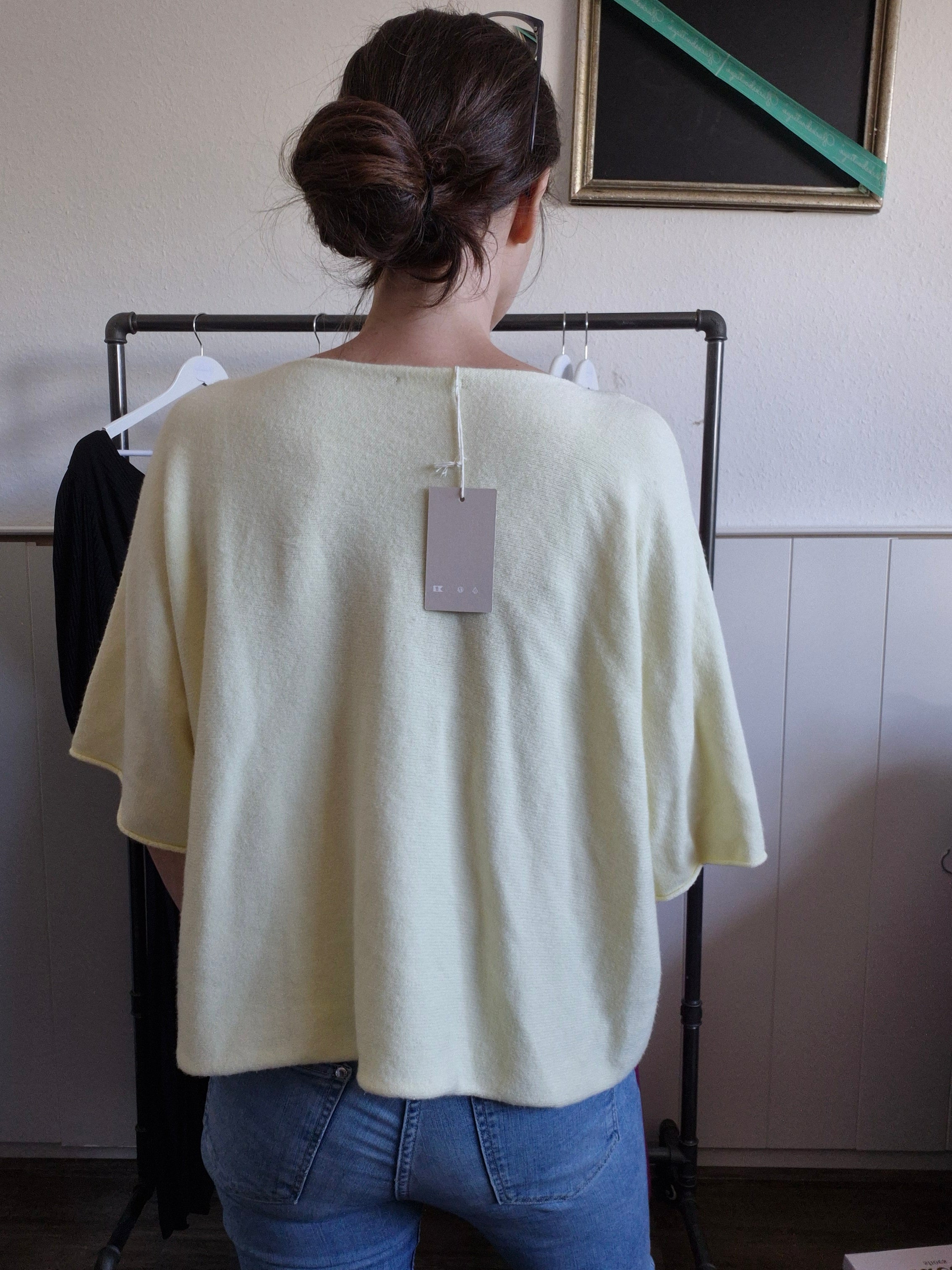 V Neck Pullover kurzarm, vers. Farben