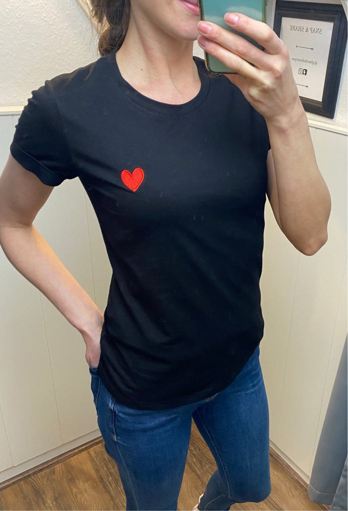 Basic T-Shirt schwarz mit gesticktem Herz - Gluecksboutique®