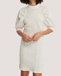 Strukturiertes Tailliertes Kleid Mit Puffämeln NA-KD - Gluecksboutique®