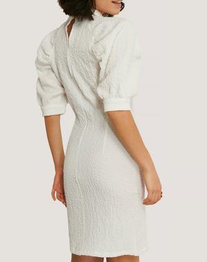 Strukturiertes Tailliertes Kleid Mit Puffämeln NA-KD - Gluecksboutique®