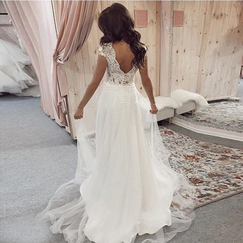 Elegantes BOHO Hochzeitskleid mit Spitzen Top V-Neck und Tüllrock - Gluecksboutique®