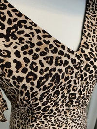 Midikleid mit Leomuster - Gluecksboutique®