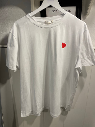 Basic Shirt mit Herz-Print - Gluecksboutique®