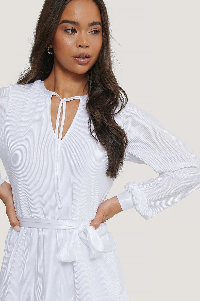 Plissee Mini Kleid V-Neck NA-KD - Gluecksboutique®