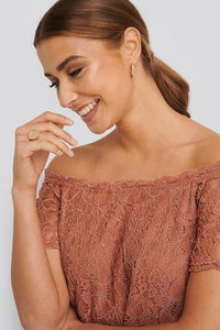 Schulterfreies Spitzen Top NA-KD - Gluecksboutique®