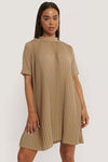 Plissee Kleid NA-KD - Gluecksboutique®