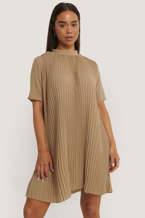 Plissee Kleid NA-KD - Gluecksboutique®